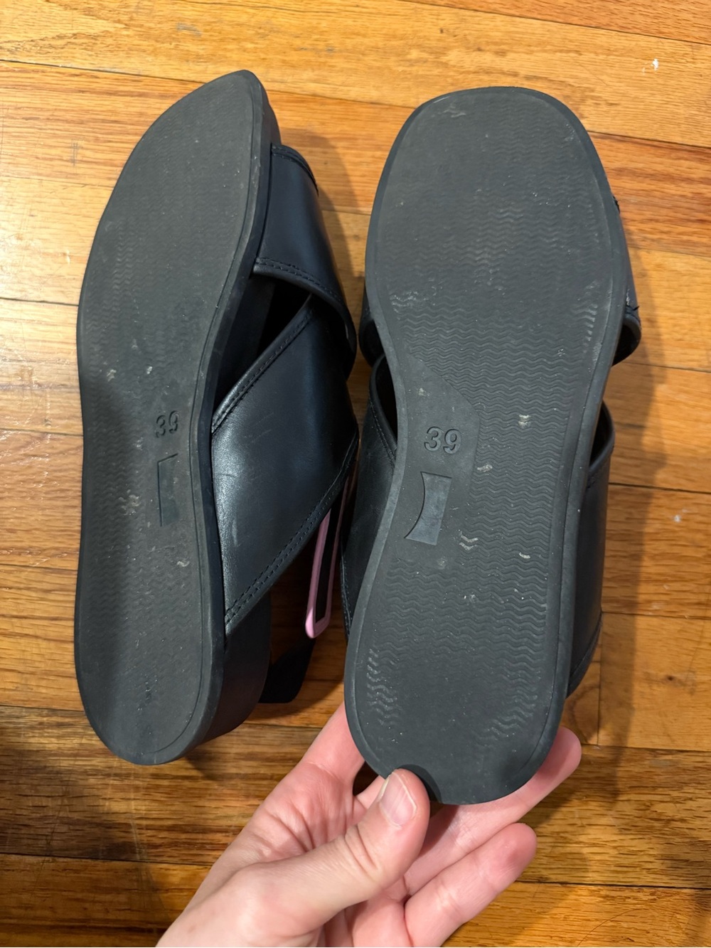 Camper Twins Black Leather Cross-Strap Slingback with Multicolor Heel Tabs - Picture 4 of 4